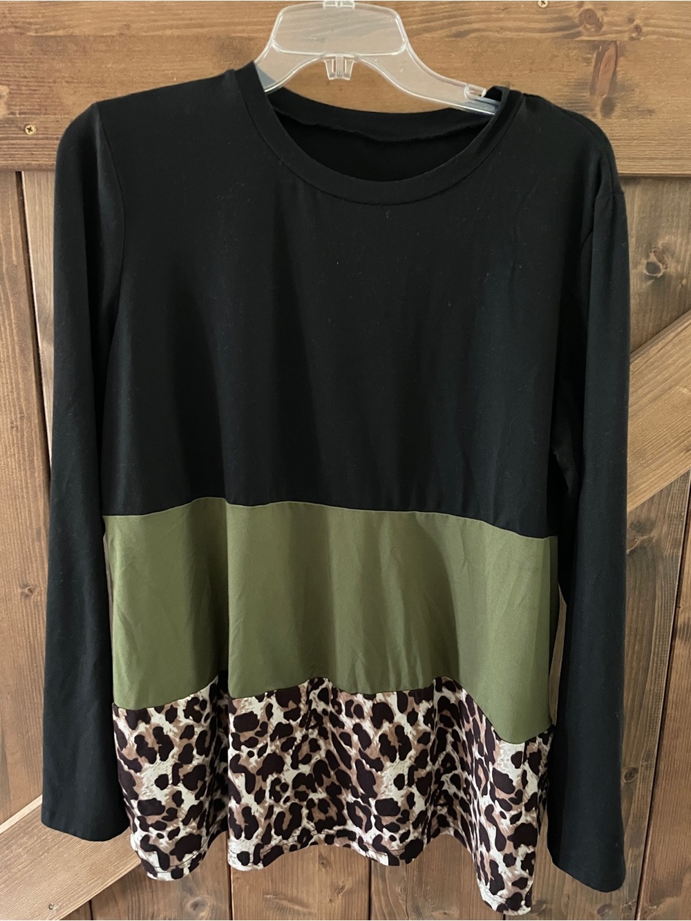 Women’s Colorblock Long-Sleeve Top with Leopard Hem - Black/Olive